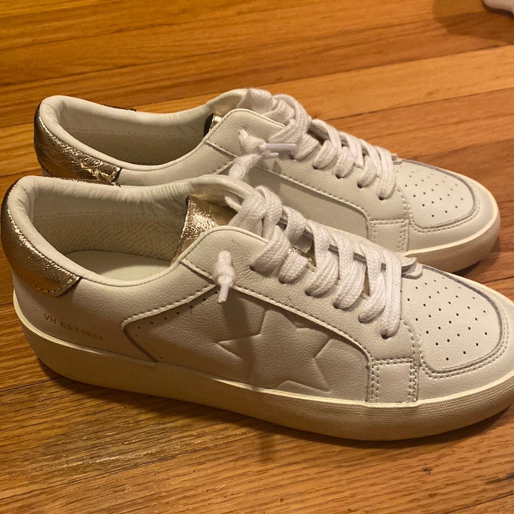 Brand new 7.5 white